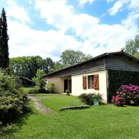 Les Chênes Casa de Férias Saint-Julien-en-Born