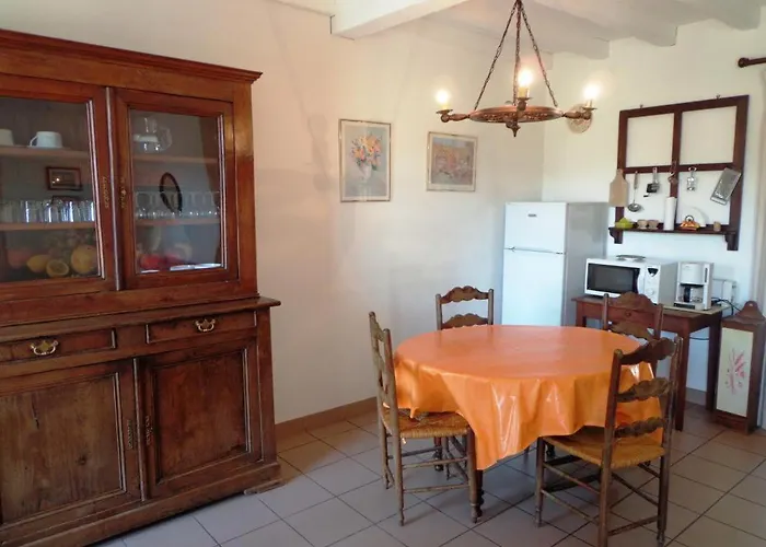 Les Chenes Saint-Julien-en-Born